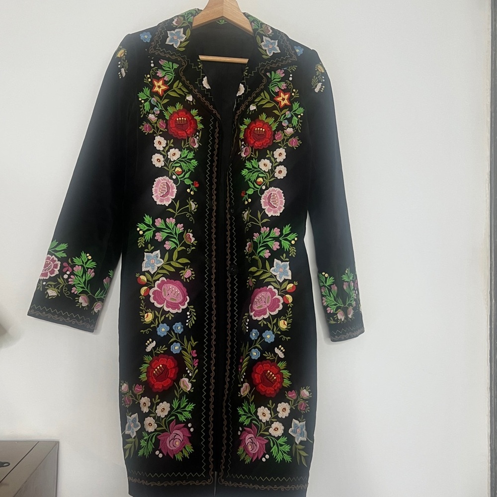 Vintage Black Floral Embroidered Jacket - Picture 7 of 7